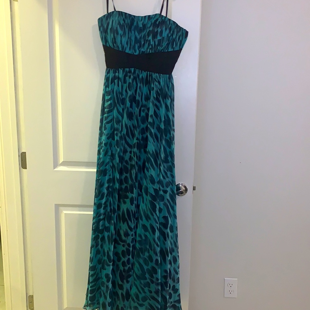 La Femme Formal Gown ๐ - Picture 5 of 9